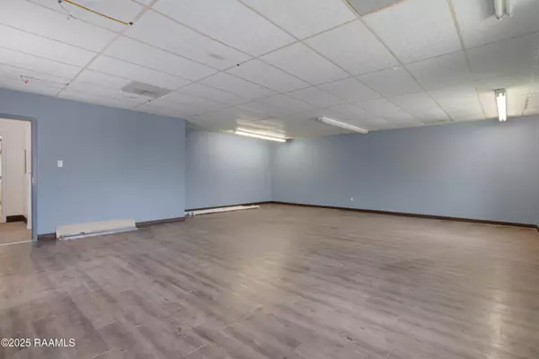 Lafayette, LA 70508,2801 Kaliste Saloom RD #400