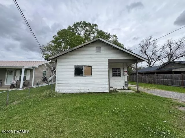 New Iberia, LA 70560,1302 Walton ST