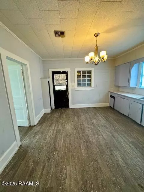 New Iberia, LA 70560,817 Agnes ST