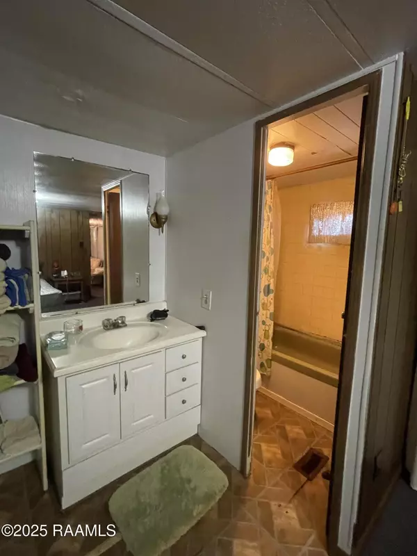 Jeanerette, LA 70544,5114 Rutten Rill RD