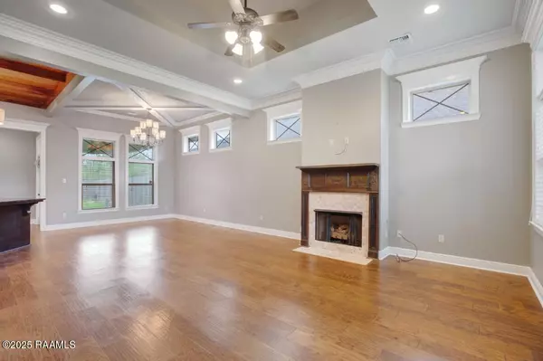 Lafayette, LA 70503,323 Dunvegan CT