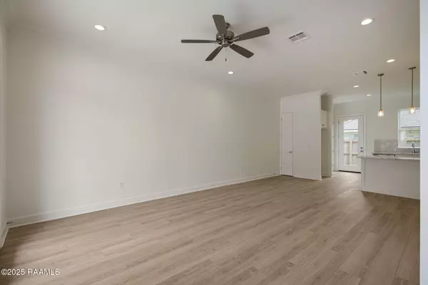 Lafayette, LA 70508,1510 Kaliste Saloom #202