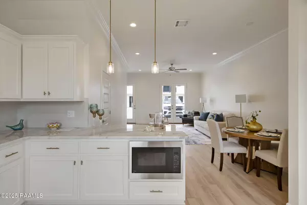 Lafayette, LA 70508,1510 Kaliste Saloom #203