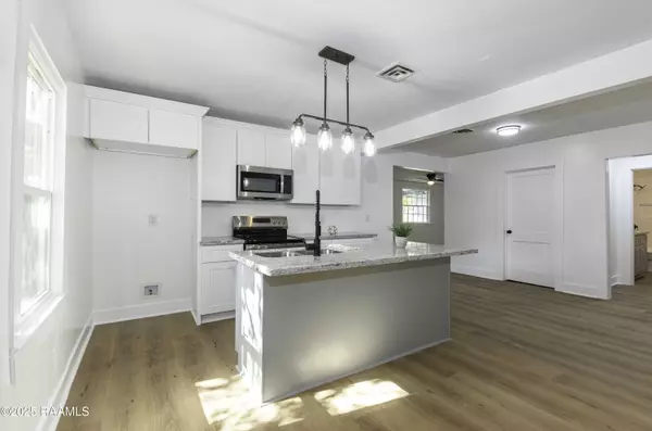 New Iberia, LA 70563,418 Birch ST