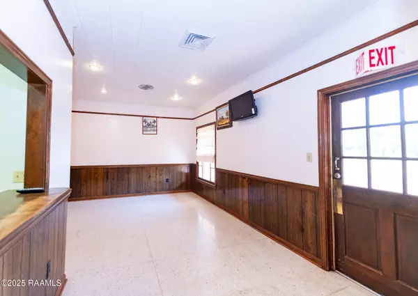 Ville Platte, LA 70586,717 W Lincoln RD