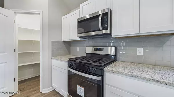 Opelousas, LA 70570,179 Stable DR