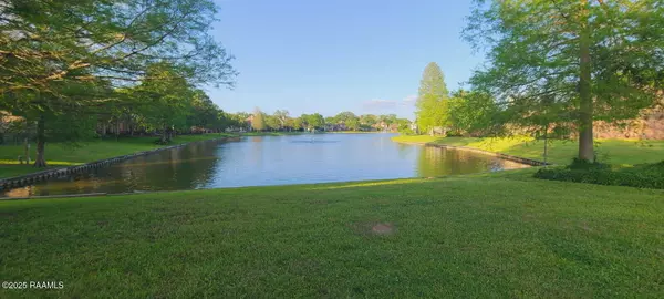 Baton Rouge, LA 70810,0 Grand Lakes DR