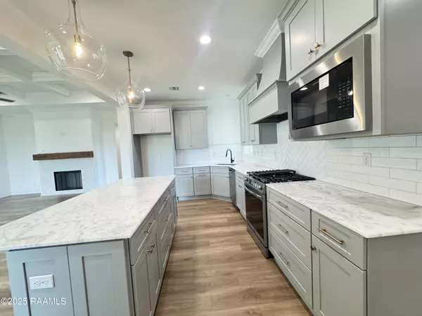 Broussard, LA 70518,114 Fountain Meadow DR