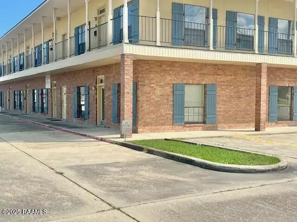New Iberia, LA 70560,801 S Lewis ST #1