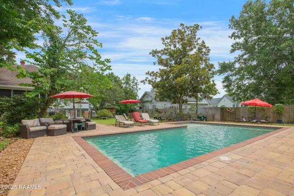 New Iberia, LA 70560,122 Lee ST