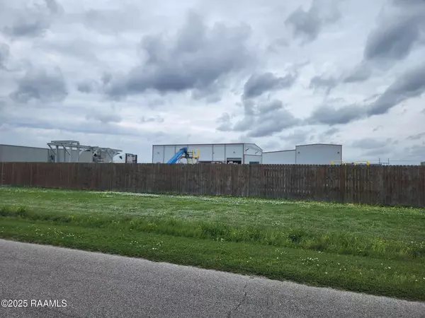 Broussard, LA 70518,100 & 102 Carlton RD