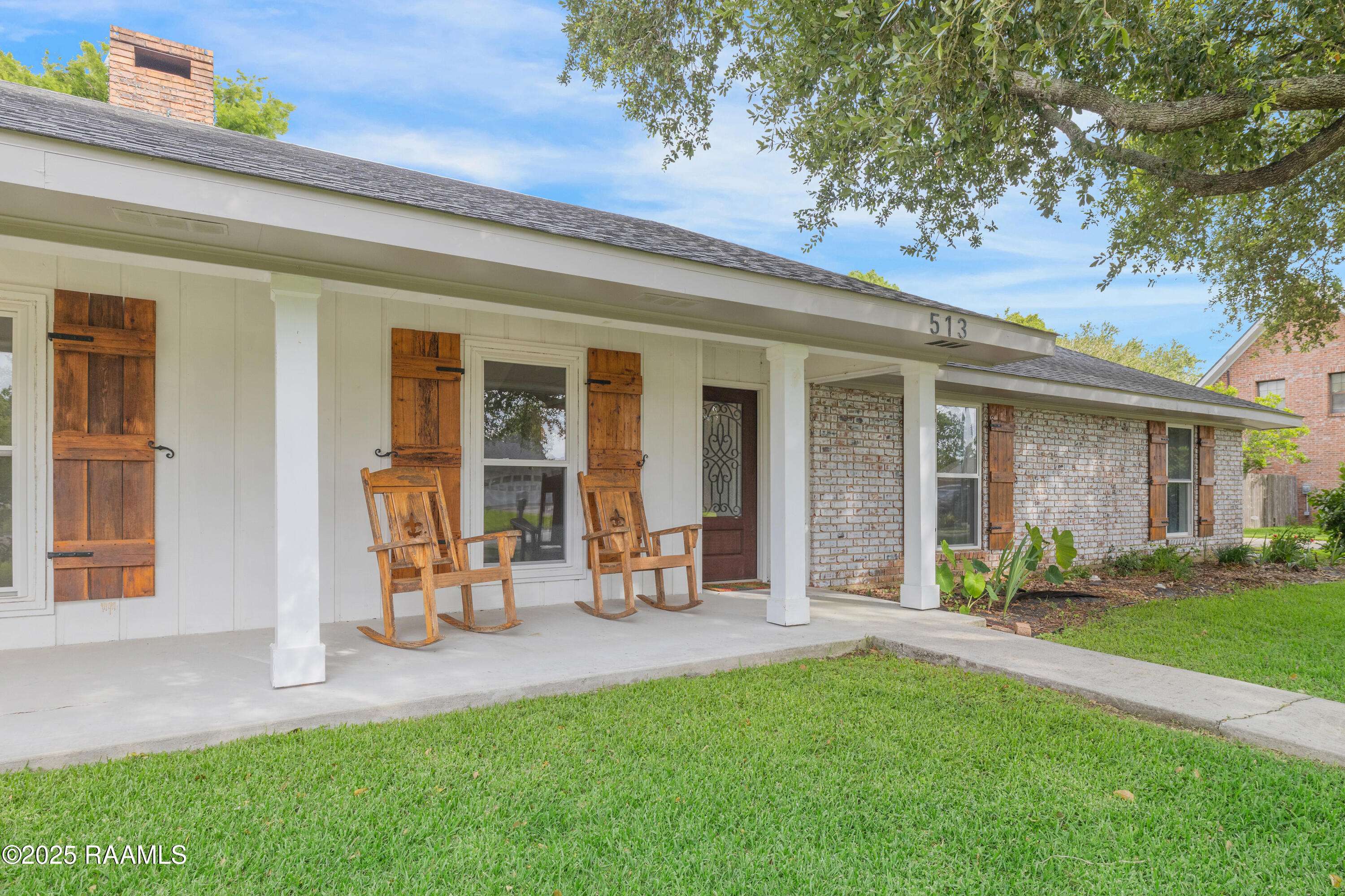 New Iberia, LA 70563,513 Emmeline ST