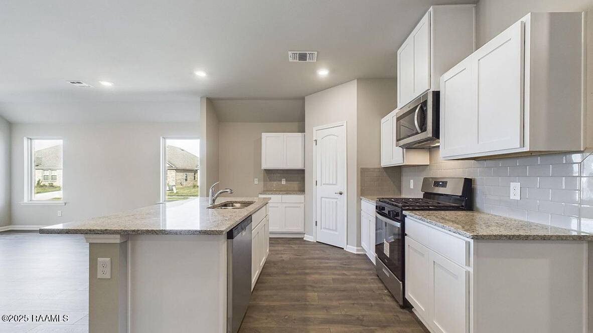 Lafayette, LA 70507,126 Bur Oak DR