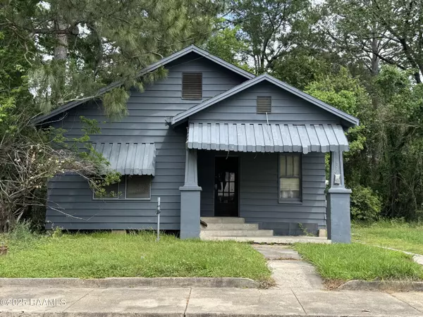 736 N Court ST, Opelousas, LA 70570