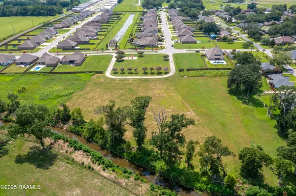 Broussard, LA 70518,102 Leatherback LN