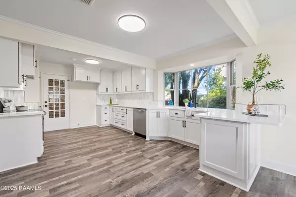 Lafayette, LA 70508,303 Carolyn DR