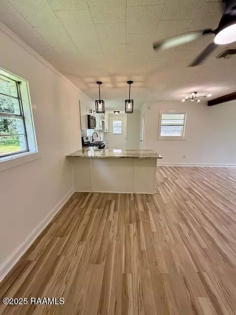 Scott, LA 70583,752 J L DR