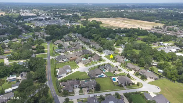 Lafayette, LA 70508,305 Woodbridge DR