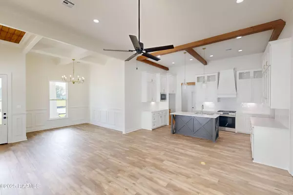 Broussard, LA 70518,104 Spring Meadow DR