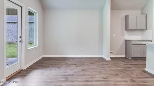 Lafayette, LA 70501,318 White Pine DR