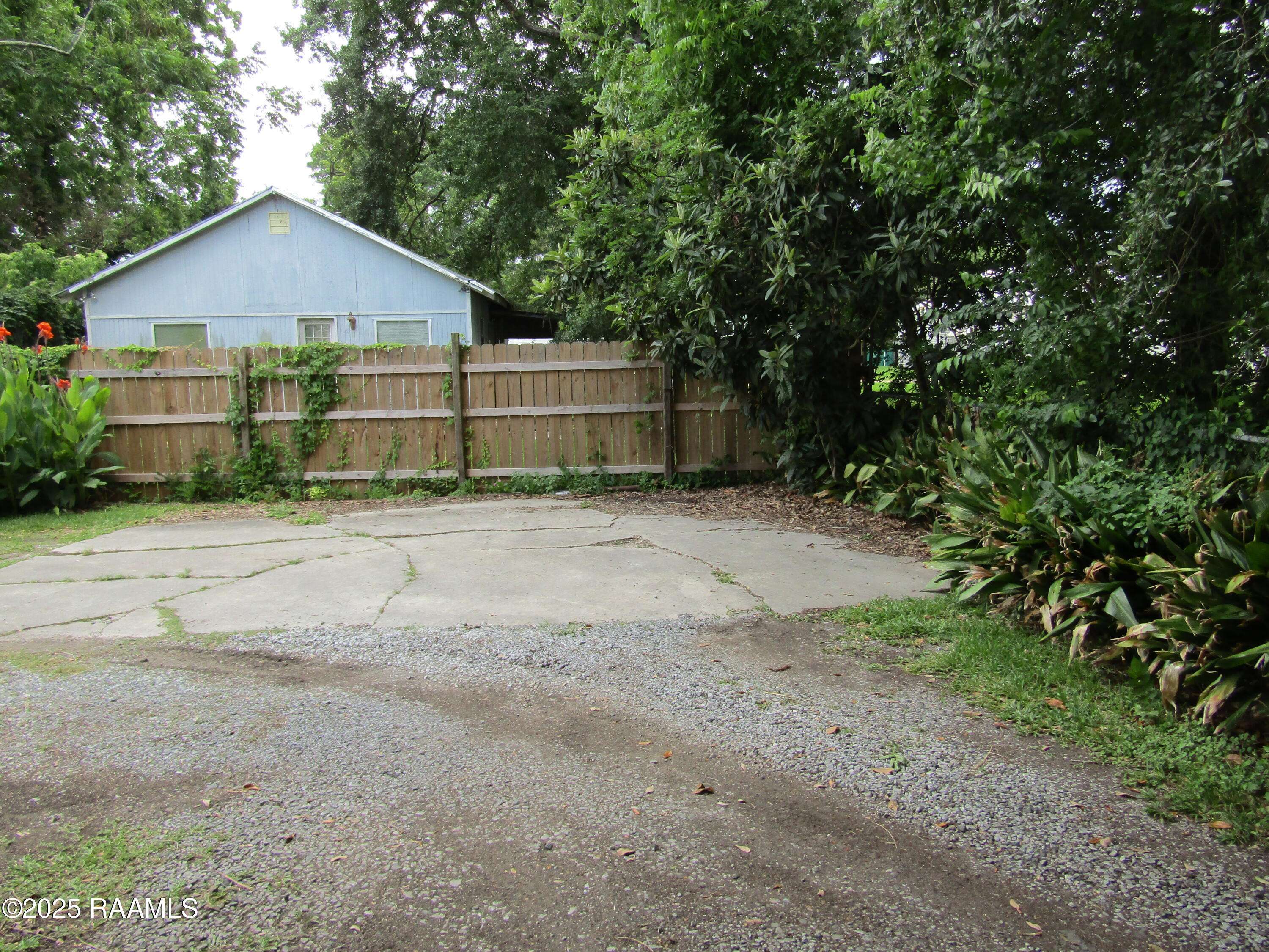 New Iberia, LA 70560,214 E Washington ST