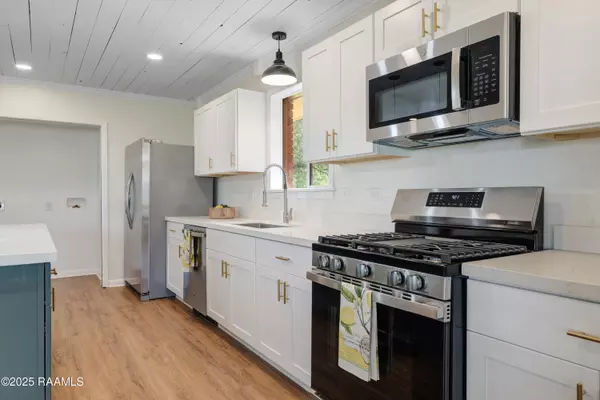 Erath, LA 70533,17639 Pelican RD