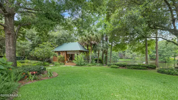 Lafayette, LA 70508,207 Acacia DR