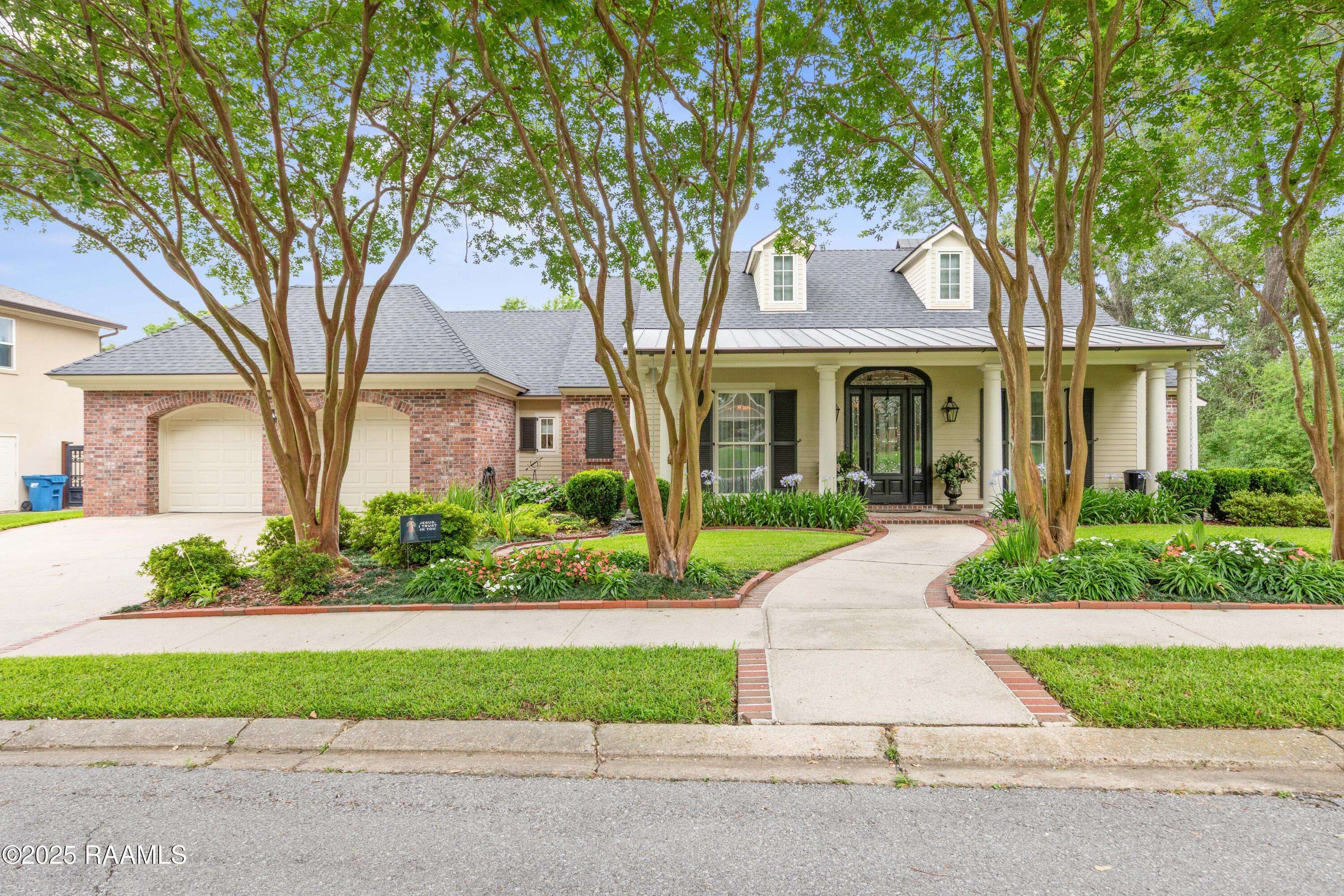 Lafayette, LA 70503,102 Water Oaks DR