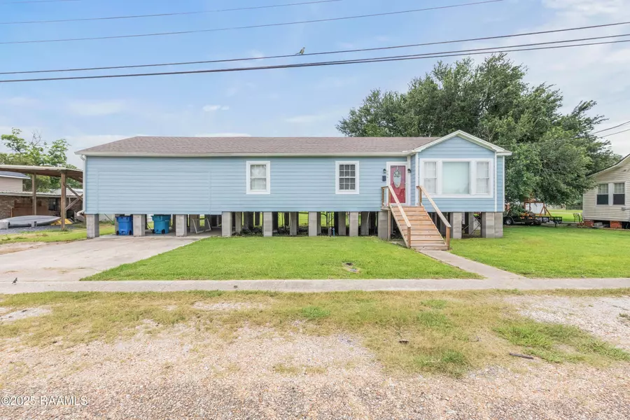 206 N Fernand ST, Delcambre, LA 70528