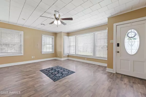 Delcambre, LA 70528,206 N Fernand ST