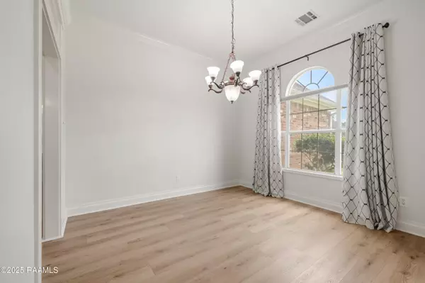 Lafayette, LA 70508,106 Country Morning CT