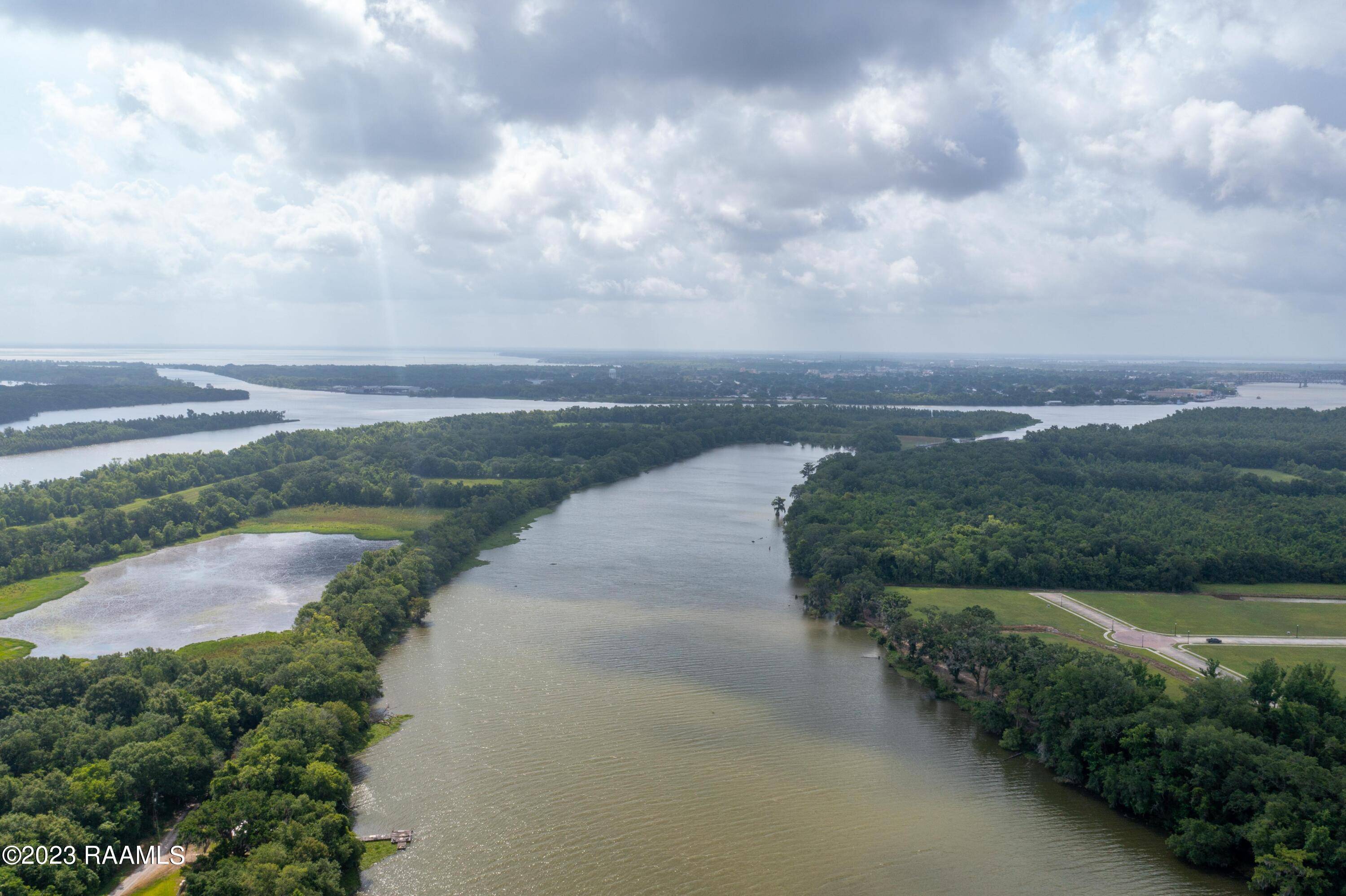 Berwick, LA 70342,122 River Estates ST