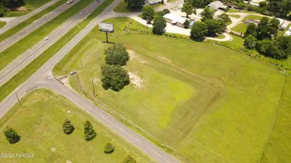 Carencro, LA 70520,4246 NE Evangeline Thru