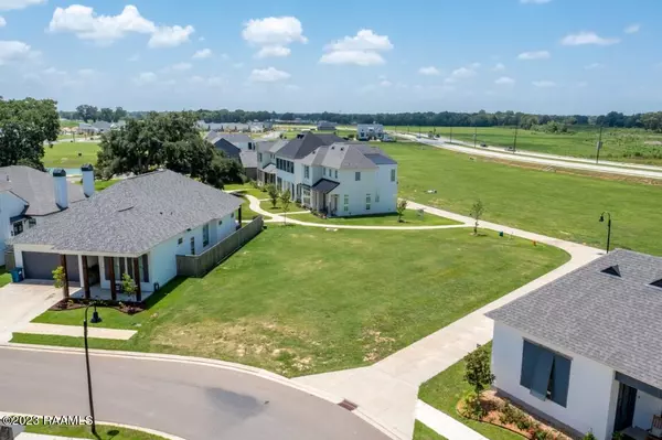 Scott, LA 70583,112 Oak Village