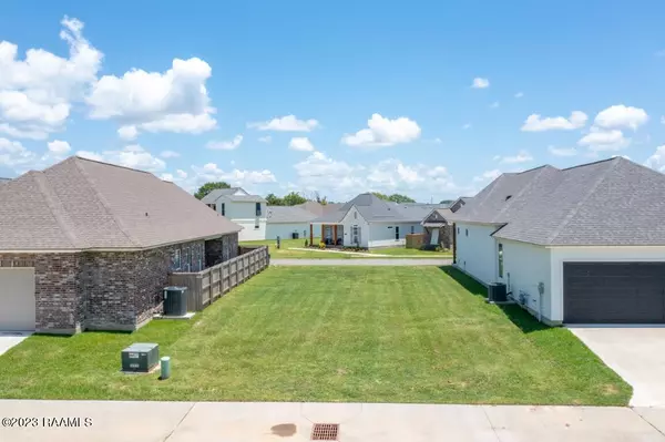 Scott, LA 70583,108 Oak Village