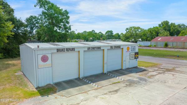 1707 E St Peter, New Iberia, LA 70560