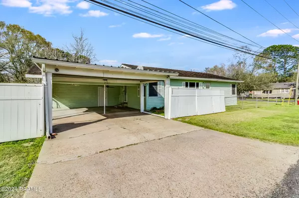 1027 E Cedar, Crowley, LA 70526