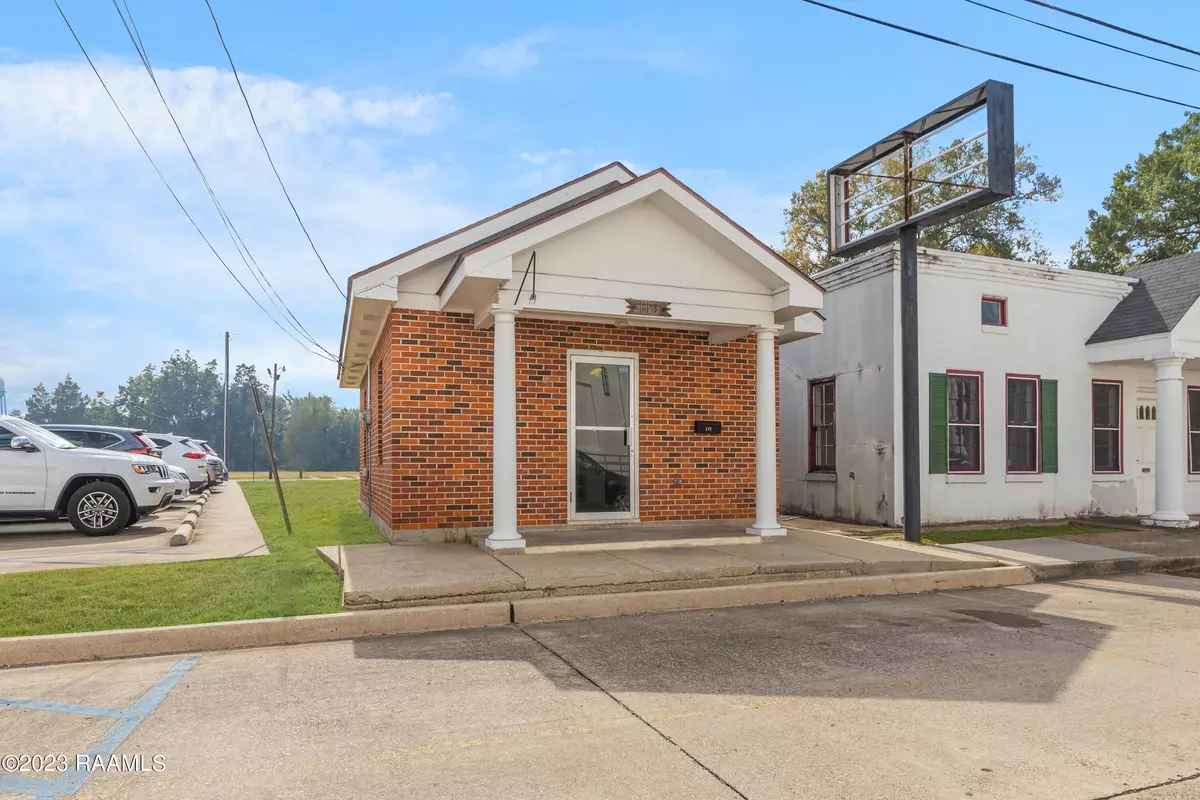 St. Martinville, LA 70582,114 E Berard