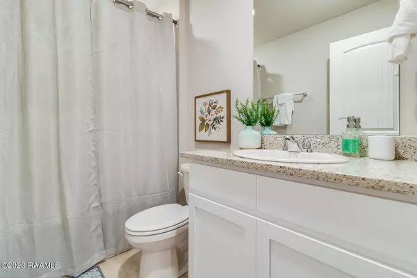 Lafayette, LA 70501,109 Red Pine DR