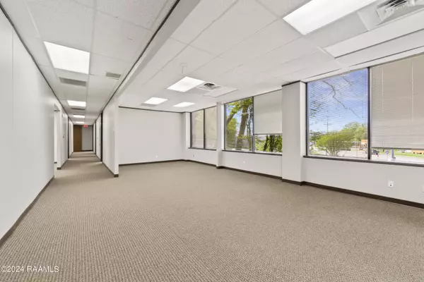 Lafayette, LA 70503,1405 W Pinhook RD #111