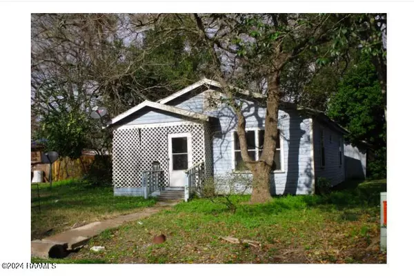 909 E Pershing, New Iberia, LA 70560