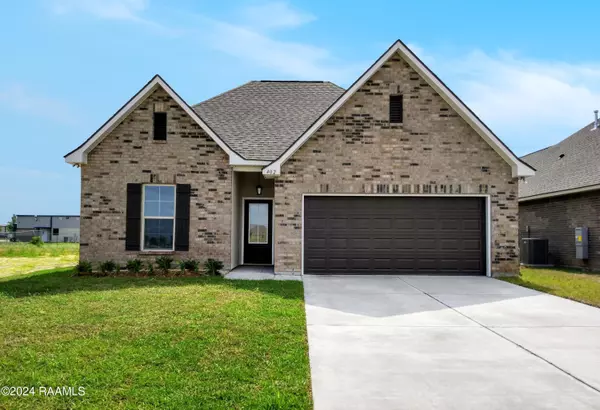 402 Mcgillis, Youngsville, LA 70592