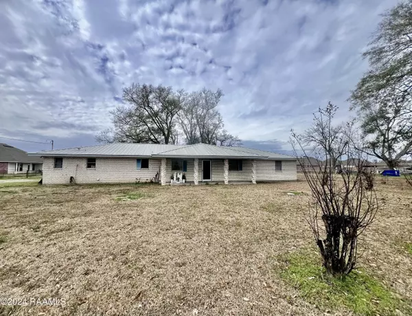 737 W Broussard, Lafayette, LA 70506