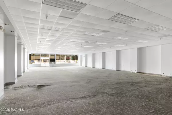 New Iberia, LA 70560,1100 E Main Street #111
