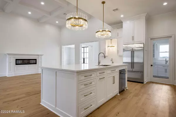 110 Trailing Oaks DR Youngsville, LA 70592