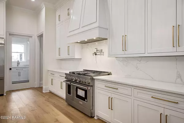 110 Trailing Oaks DR Youngsville, LA 70592