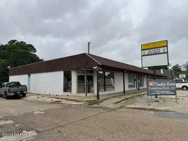 Lafayette, LA 70501,801 W University AVE