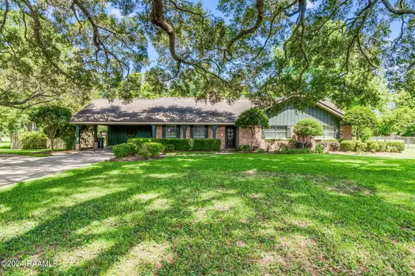 134 N Eola, Broussard, LA 70518