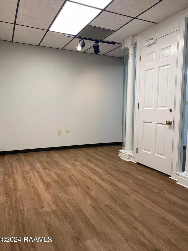 Lafayette, LA 70503,103 Exchange PL #200