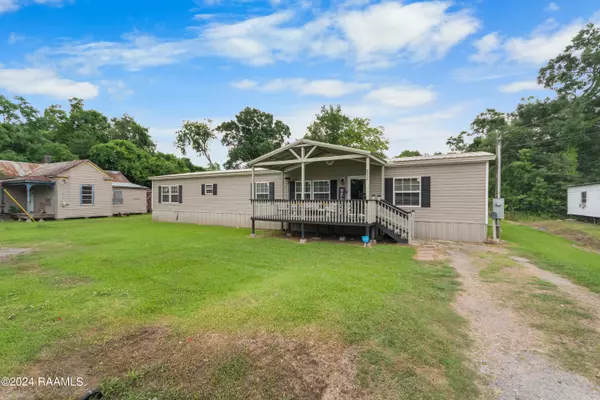 532 A Pellerin, Jeanerette, LA 70544